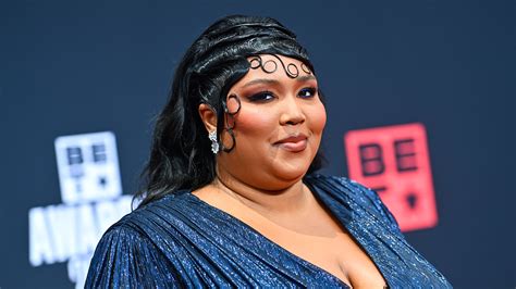  El Desafío de Lizzo en Coachella: Una Noche de Empoderamiento, Baile y un Piccolo de Controversy